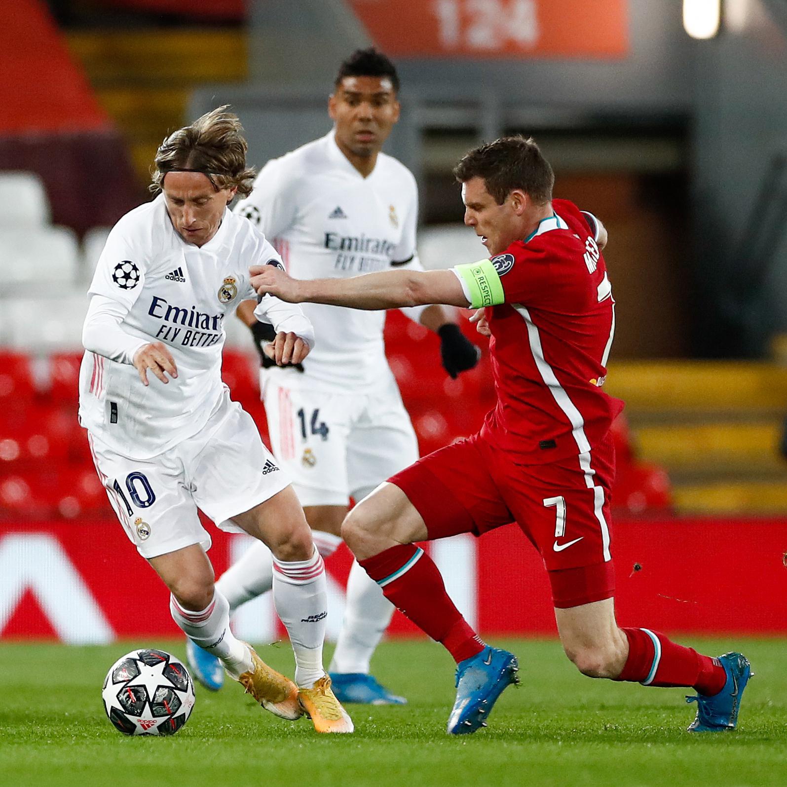 被球迷寄予 被球迷寄予